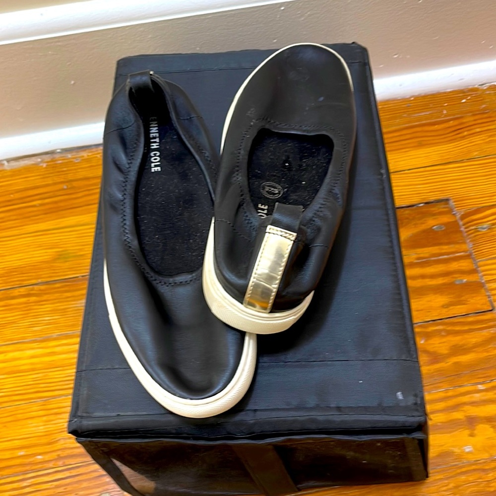 Kenneth Cole Women’s slip on sneaker